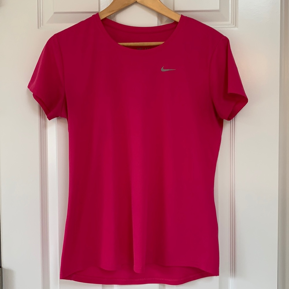 Nike training Dri-Fit fuschia top, women’s size M